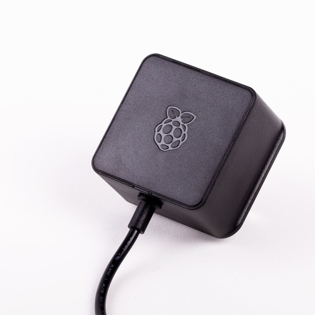 Raspberry Pi 4 napajanje crno